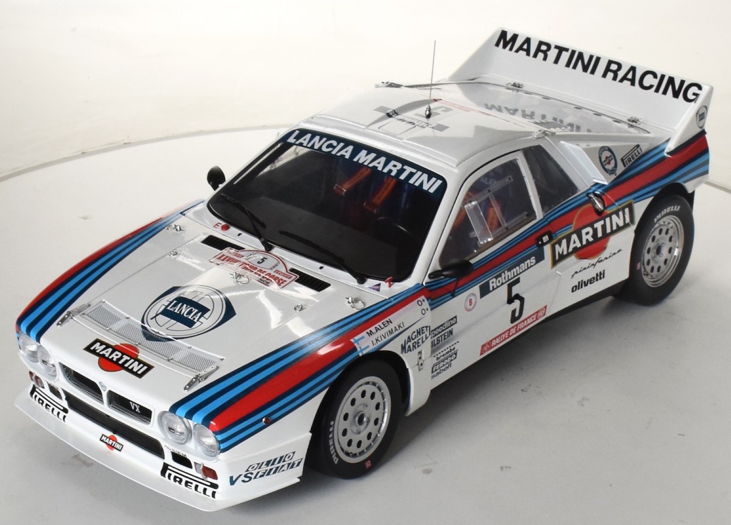 IXO 1/8 LANCIA 037 Diecast Kit